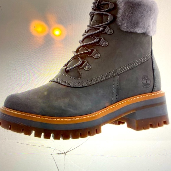 Timberland Courmayeur Valley shearling New boots, medium grey Nubuck size 8 - Picture 2 of 10